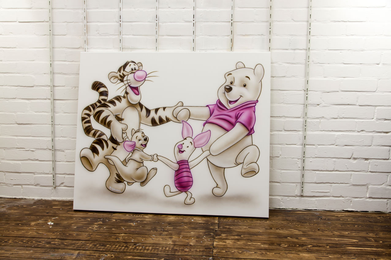 Pooh roze airbrush schilderij op canvas doek in kinderkamer