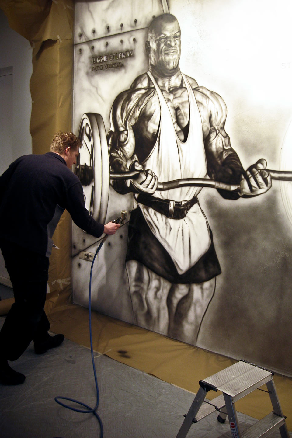 Making of muurschildering bij BeFit store Venlo