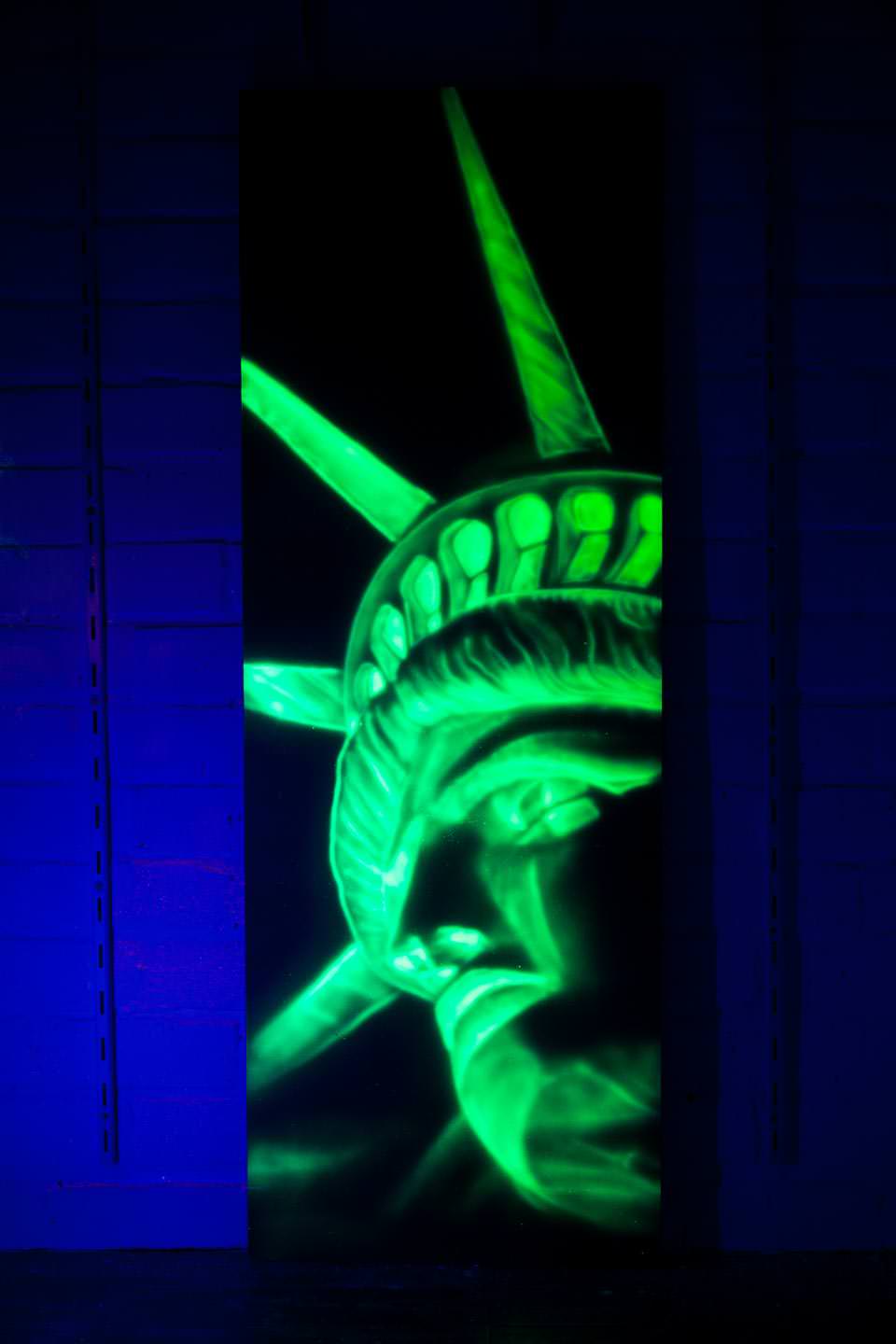 Blacklight schilderij vrijheidsbeeld op mdf