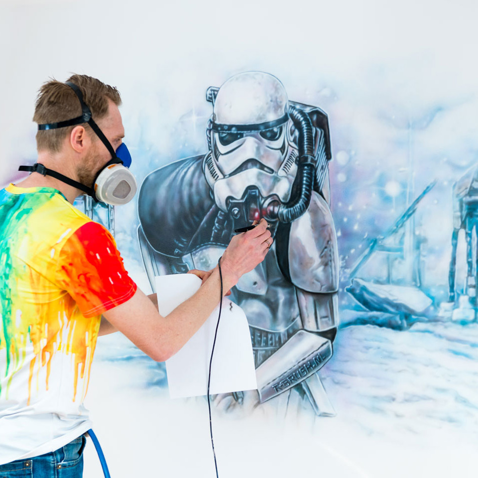 Ronald airbrush Star Wars muurschildering highlights met wit
